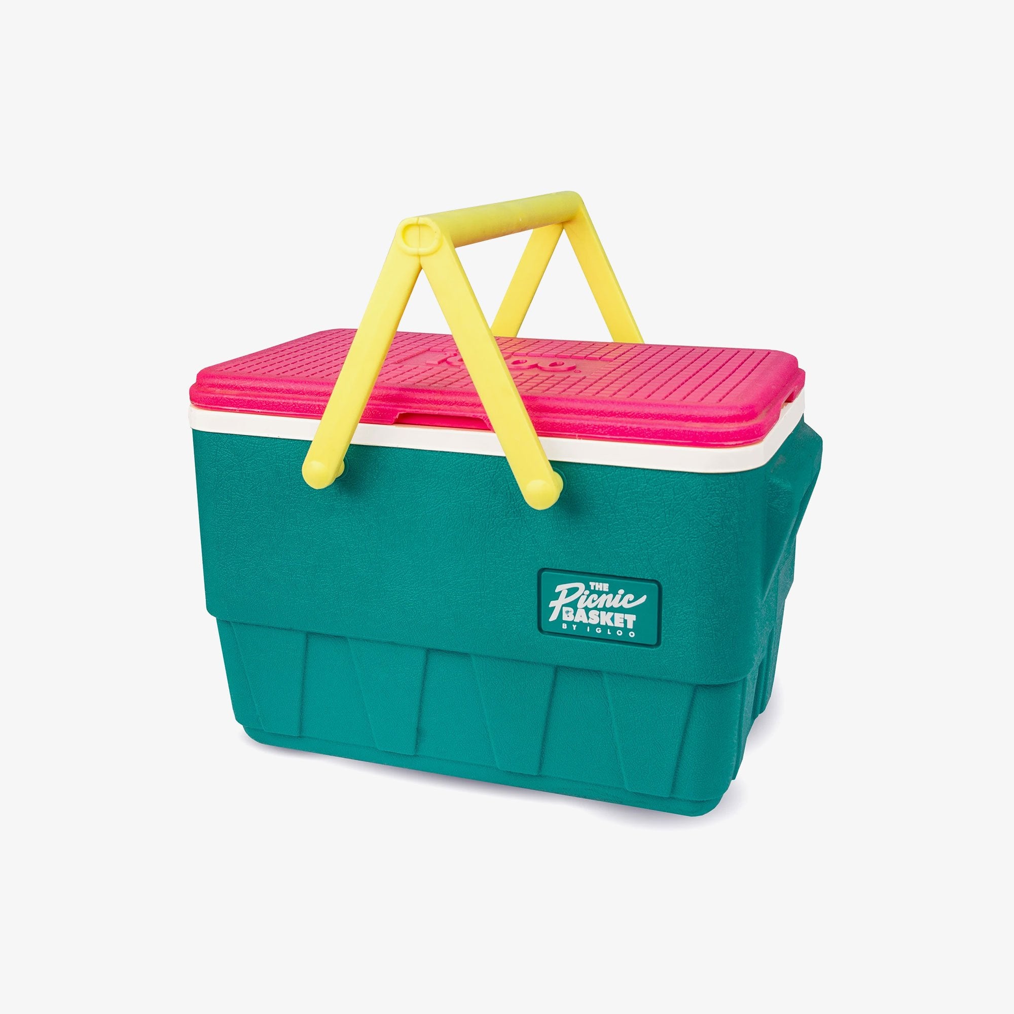 Retro_Picnic-Basket_side_b2198a8f-a74b-42d3-b309-dc8f9cb4daef-1.jpg